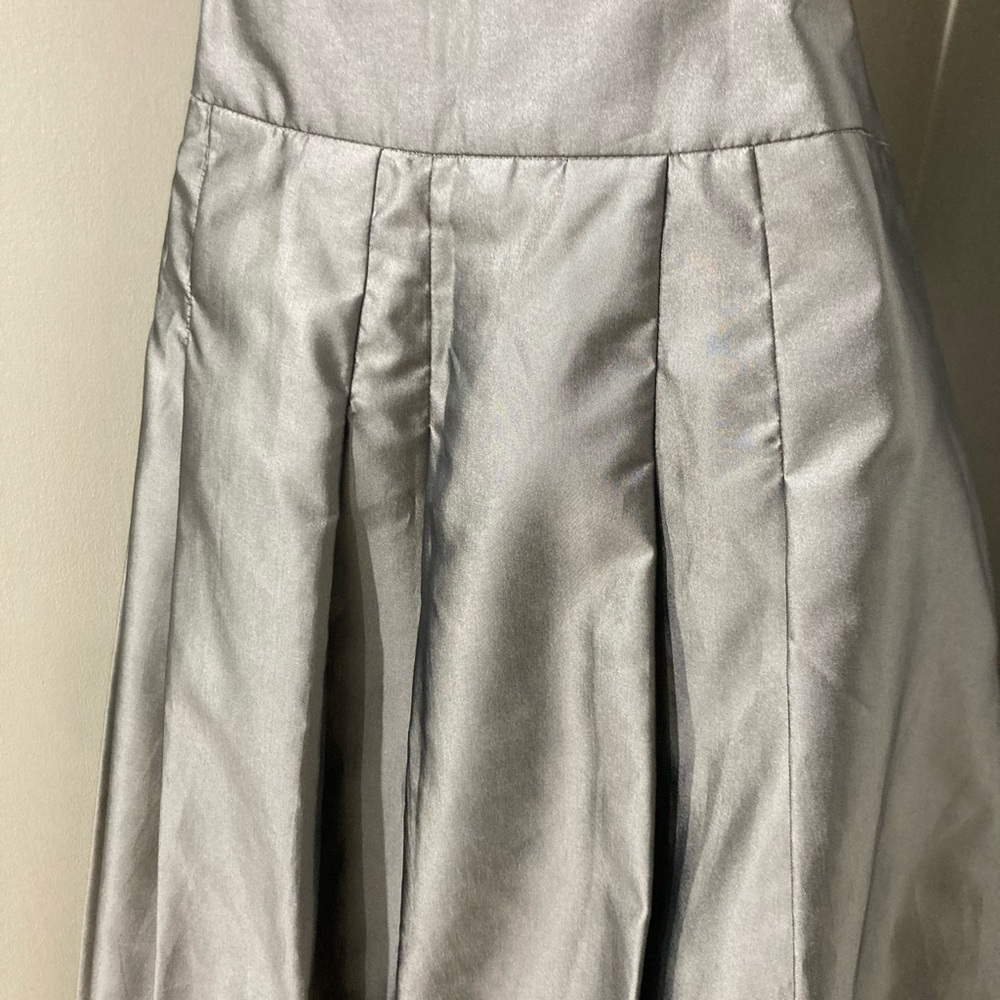 Classic High-Waist Silver Midi Skirt - Picture 5 of 8